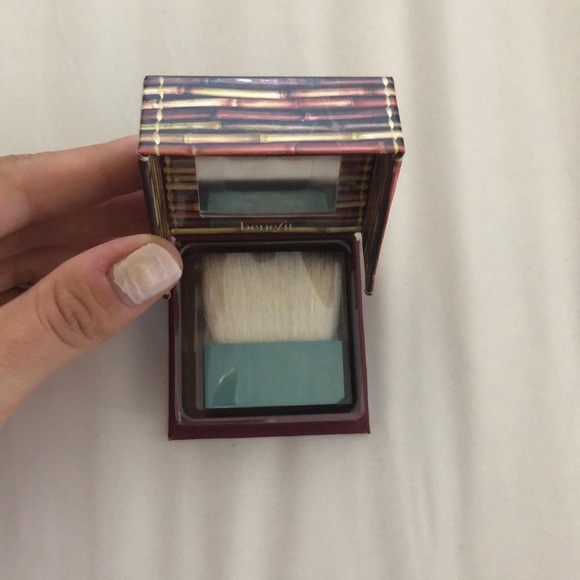 HOOLA benefit matte powder bronzer - Picture 2 of 3